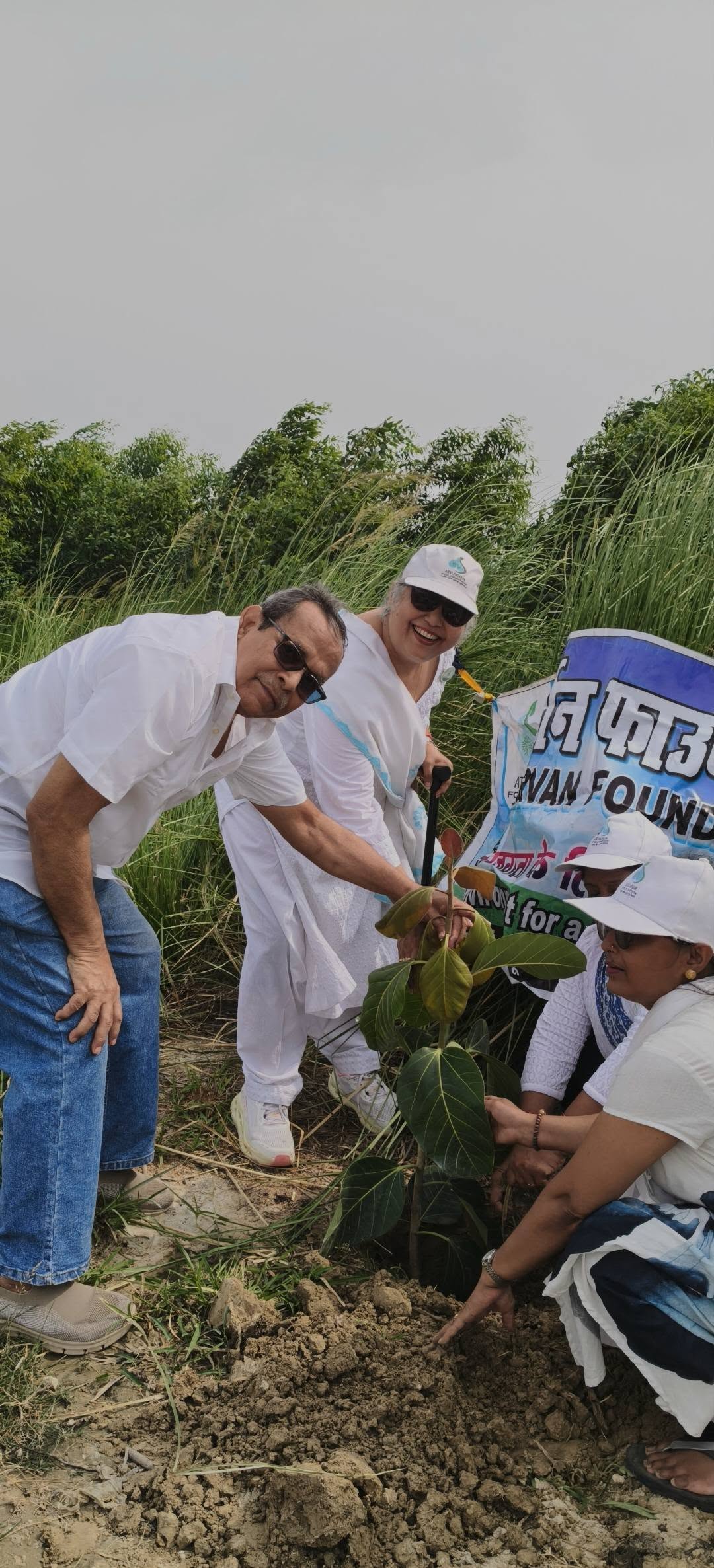 Dr Kiran Malik and Dr UK Ghosh of Atharvan Foundation Celebrate Their Silver Wedding Anniversary with a Tree Plantation Drive